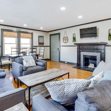 Bright Brevard Home Near Downtown And Trails